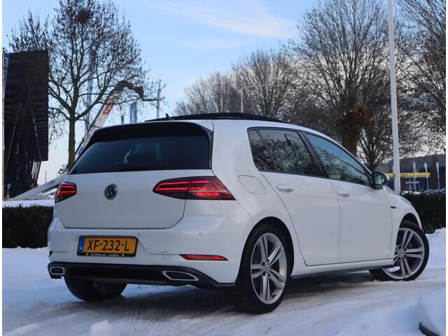 Volkswagen GOLF 1.5 TSI Highline / Panoramadak