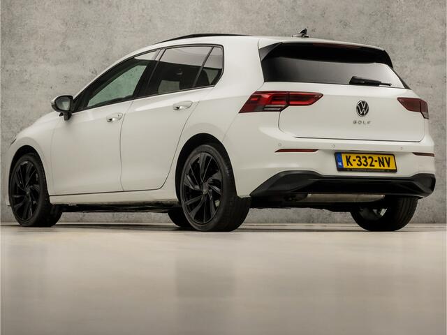 Volkswagen GOLF 1.5 TSI Sport (SCHUIFDAK, 4 CILINDER, APPLE CARPLAY, GROOT NAVI, KEYLESS, STUUR/STOELVERWARMING, SPORTSTOELEN, ADAPTIVE CRUISE, PARKEERSENSOREN, NIEUWSTAAT)