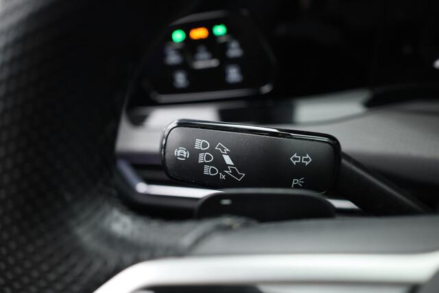 Volkswagen GOLF 1.4 eHybrid GTE | Pano | IQ. Light | Stoel- Stuurverw. | 19'' | PDC | Apple CarPlay | Navi |