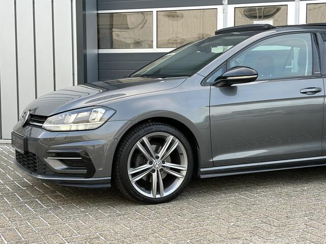 Volkswagen GOLF 1.5 TSI Highline Business R Line | Pano | Climate | Parkeer sensoren | dodehoek |