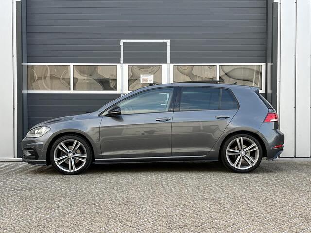 Volkswagen GOLF 1.5 TSI Highline Business R Line | Pano | Climate | Parkeer sensoren | dodehoek |