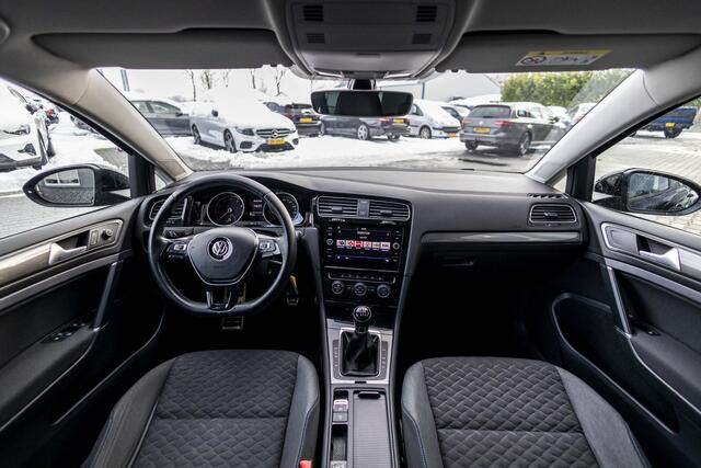 Volkswagen GOLF 1.0 TSI Comfortline | Stoelverwarming | Adaptieve cruise | Parkeersens. V + A