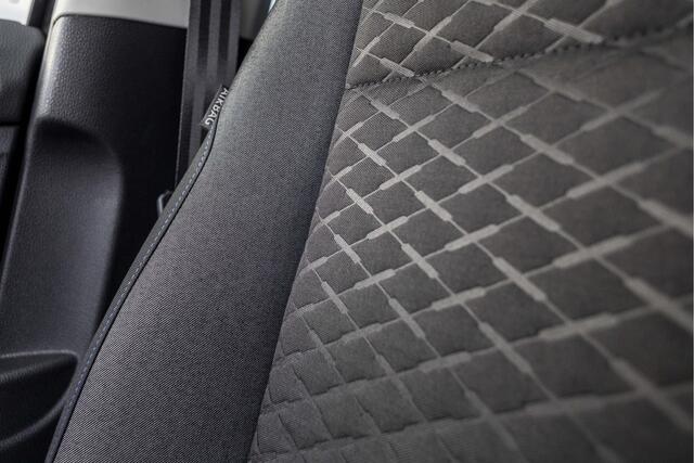 Volkswagen GOLF 1.0 TSI Comfortline | Stoelverwarming | Adaptieve cruise | Parkeersens. V + A