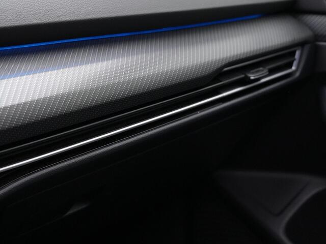 Volkswagen GOLF 1.5 eTSI 130 pk DSG R-Line Business | Panoramadak | IQ Light | Stuur-/stoelverwarming | Achteruitrijcamera