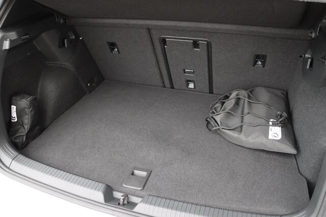 Volkswagen GOLF 1.5 eHybrid GTE 272pk DSG6 | Winterpakket | HUD