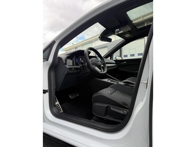 Volkswagen GOLF 1.5 eTSI 2x R-Line!! Pano, iQ Drive, Stuurvw