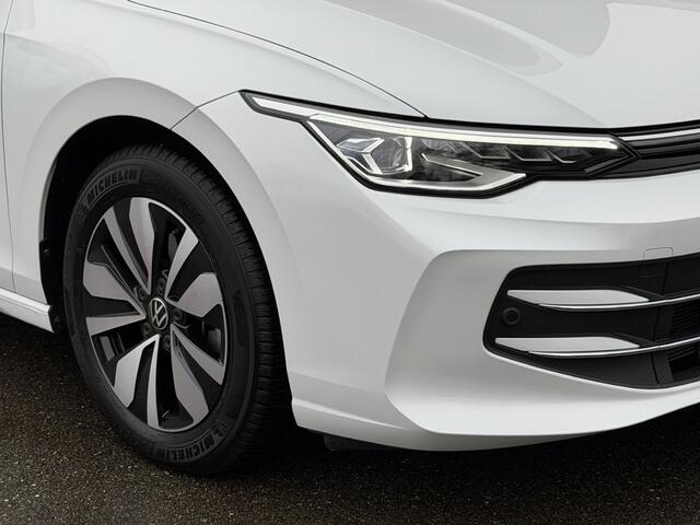 Volkswagen GOLF 1.5 eTSI 150pk DSG Goal | Camera | Trekhaak | Dode hoek | IQ light | Rijklaar incl. garantie