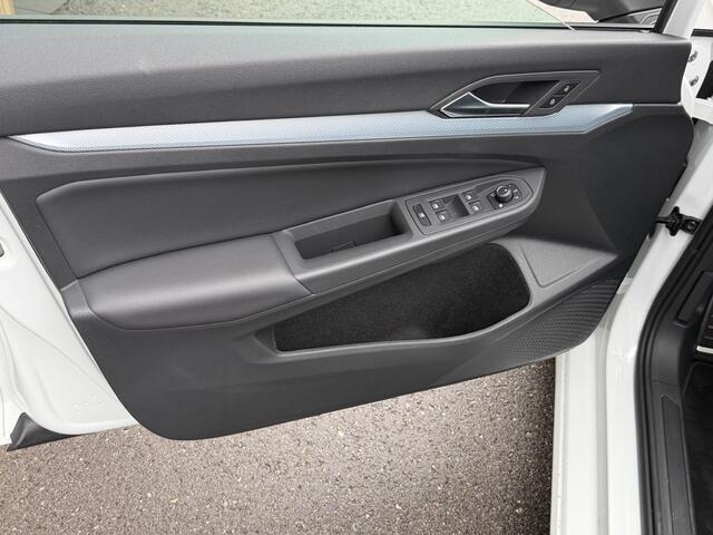 Volkswagen GOLF 1.5 eTSI 150pk DSG Goal | Camera | Trekhaak | Dode hoek | IQ light | Rijklaar incl. garantie