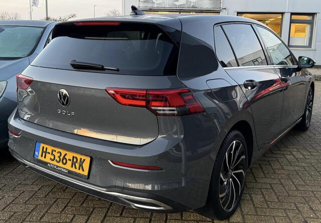 Volkswagen GOLF 1.5 TSI Style 131PK | 1e Eigenaar | DEALERONDERHOUDEN | NL AUTO | Zeer Nette Staat | Achteruitrijcamera | Massage Stoelen | Cruise Control Adaptief | Full-LED koplampen | 2 Sleutels |