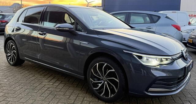 Volkswagen GOLF 1.5 TSI Style 131PK | 1e Eigenaar | DEALERONDERHOUDEN | NL AUTO | Zeer Nette Staat | Achteruitrijcamera | Massage Stoelen | Cruise Control Adaptief | Full-LED koplampen | 2 Sleutels |