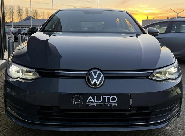 Volkswagen GOLF 1.5 TSI Style 131PK | 1e Eigenaar | DEALERONDERHOUDEN | NL AUTO | Zeer Nette Staat | Achteruitrijcamera | Massage Stoelen | Cruise Control Adaptief | Full-LED koplampen | 2 Sleutels |