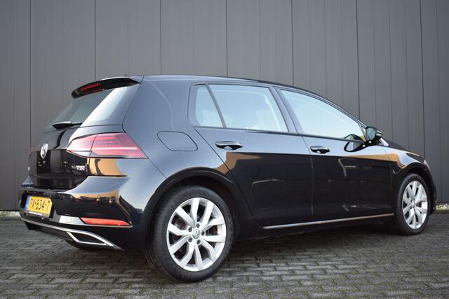 Volkswagen GOLF 1.5 TSi Automaat Highline LED | Carplay | Alcantara | Sportstoelen | Full Map Navi | ECC