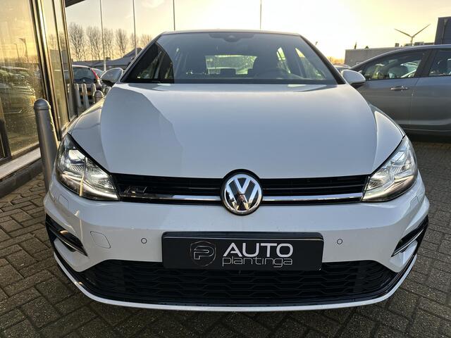 Volkswagen GOLF 1.4 TSI Highline Business R BOM VOL | Nette Staat! | 3x R-Line | Pano | DSG | Facelift | Led | Grote Navi | 18 Inch | Afneembare Trekhaak | Stoelverwarming | Dodehoek Detectie |