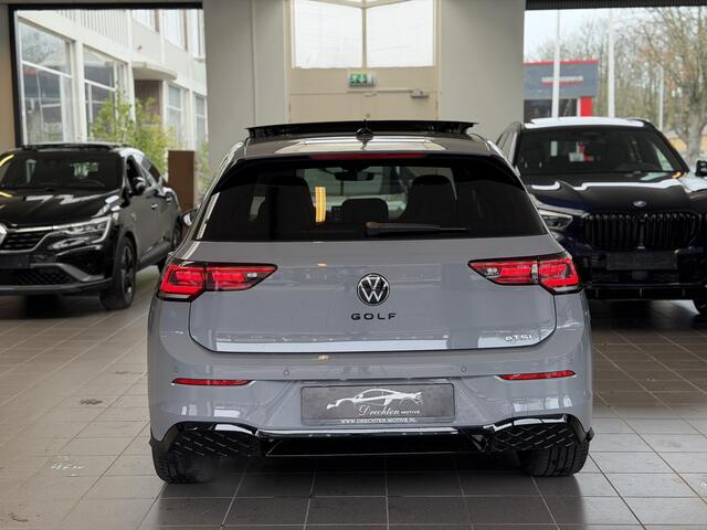 Volkswagen GOLF 1.5 eTSI R-Line Pano / Head-up / 360 /