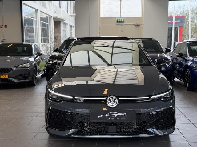 Volkswagen GOLF 1.5 eTSI R-Line Pano / 360 / Head-up / H&K /