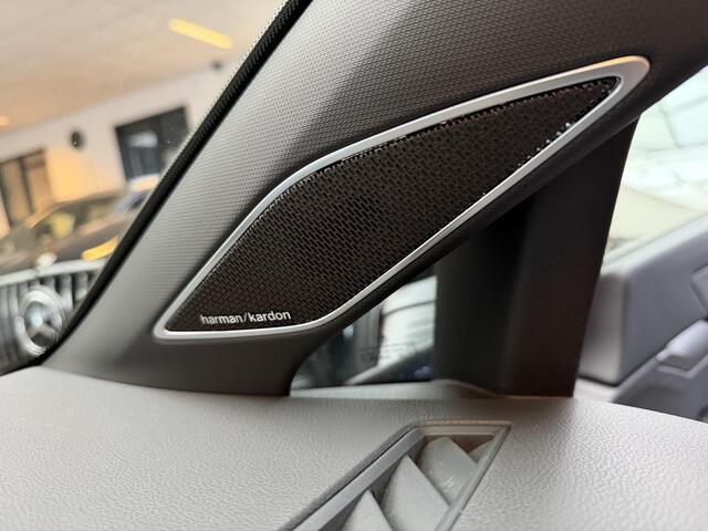 Volkswagen GOLF 1.5 eTSI R-Line Pano / Head-up / 360 / H&K /