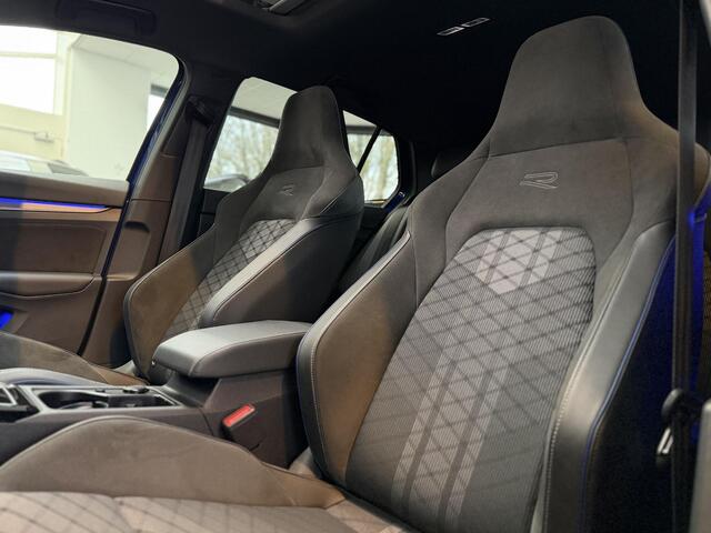 Volkswagen GOLF 1.5 eTSI R-Line Pano / Head-up / 360 / H&K /