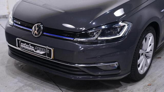 Volkswagen GOLF Variant 1.5 TSI Highline NAP Panodak Camera Sportstoelen Afneembare trekhaak 1400 kg PDC v+a Led koplampen