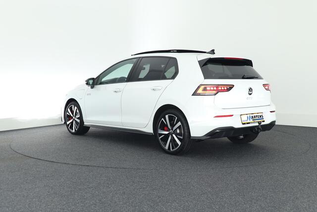 Volkswagen GOLF 1.5 272pk eHybrid GTE Black Style Trekhaak 360Camera Head-Up Panoramadak Keyless Stoelverwarming Navigatie