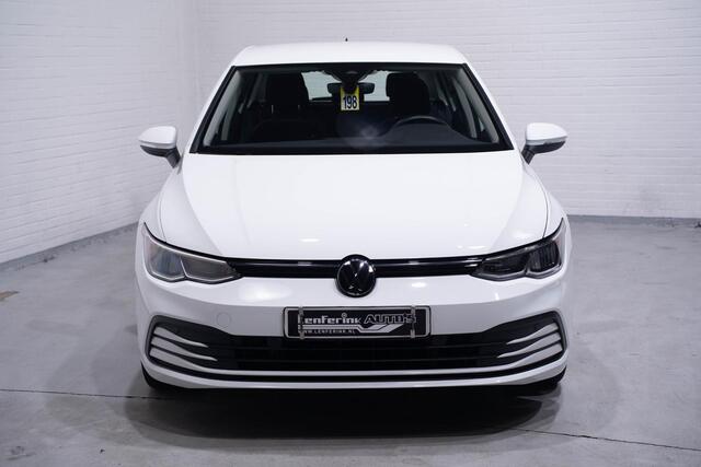 Volkswagen GOLF 1.0 eTSI Life Navi Camera PDC v+a Apple Carplay NAP Rijklaar incl. 12 maanden garantie