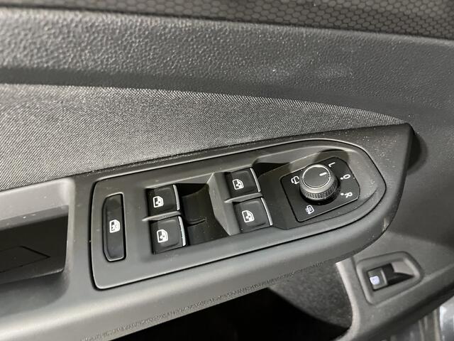 Volkswagen GOLF 1.4 eHybrid GTE / AUTOMAAT/ 245 PK/ IQ. LIGHT/ LED MISTLAMPEN/ KEYLESS/ ADAPT. CRUISE/ CLIMA 3-ZONE/ HEAD-UP DISPLAY/ PARK. SENSOREN + CAMERA