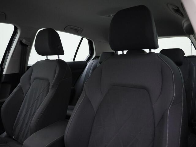 Volkswagen GOLF 1.4eHybrid 150kW/204PK Style DSG · Navigatie · Camera + Parkeersensoren · Stoel- & stuurverwarming
