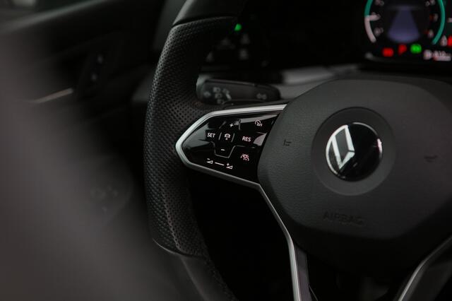 Volkswagen GOLF 1.5 eTSI R-Line