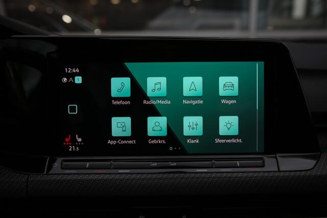 Volkswagen GOLF 1.5 eTSI R-Line