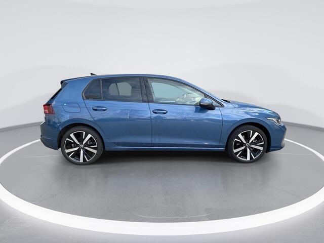 Volkswagen GOLF 1.5 eHybrid 204pk DSG Life Edition · Camera · Keyless · Stuur- & Stoelverwarming · ACC · Apple/Android Car Play · Sfeerverlichting · Garantie t/m 12-06-2029 of 100.000km