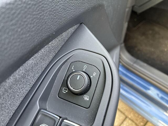 Volkswagen GOLF 1.5 eHybrid 204pk DSG Life Edition · Camera · Keyless · Stuur- & Stoelverwarming · ACC · Apple/Android Car Play · Sfeerverlichting · Garantie t/m 12-06-2029 of 100.000km