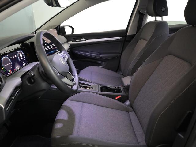 Volkswagen GOLF 1.5 eHybrid Life Edition 204 pk Automaat (DSG) | Verlengde garantie | Navigatie via App | Parkeersensoren (Park assist) | Achteruitrijcamera | Adaptieve cruise control |