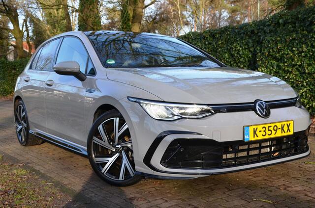 Volkswagen GOLF 1.5 TSI R-Line Navi/Pdc/Ecc/Achteruitrijcamera/Stoelverwarming/Panoramadak/Privacy-Glas/18-Inch Lmv/Cr-Controle/Led