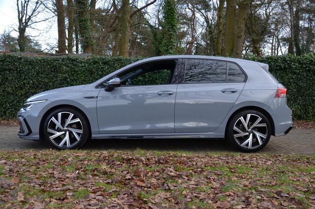 Volkswagen GOLF 1.5 TSI R-Line Navi/Pdc/Ecc/Achteruitrijcamera/Stoelverwarming/Panoramadak/Privacy-Glas/18-Inch Lmv/Cr-Controle/Led