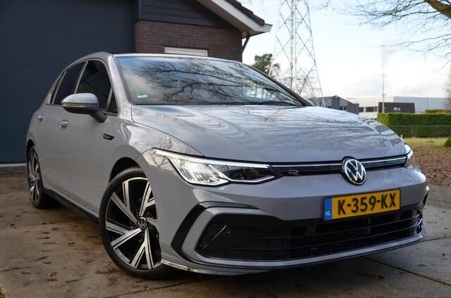 Volkswagen GOLF 1.5 TSI R-Line Navi/Pdc/Ecc/Achteruitrijcamera/Stoelverwarming/Panoramadak/Privacy-Glas/18-Inch Lmv/Cr-Controle/Led