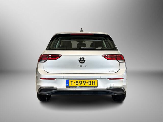 Volkswagen GOLF 1.0 110pk eTSI Life Business Achteruitrijcamera | Parkeersensoren voor en achter | Adaptive cruise control