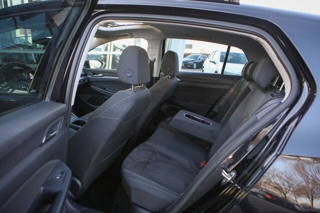 Volkswagen GOLF 1.5 eTSI Style | Pano | Massage |