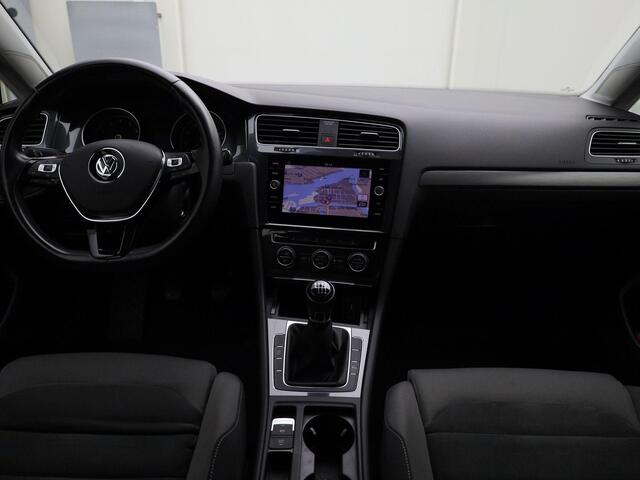 Volkswagen GOLF 1.5TSI/130PK Comfortline Business · Navigatie · Camera + Parkeersensoren · Apple/Android Car Play · Stoelverwarming ·
