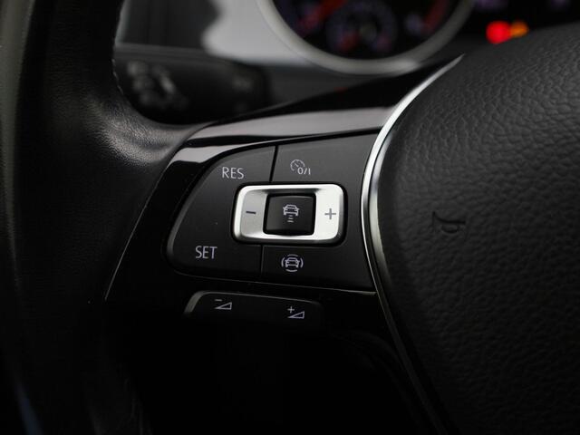 Volkswagen GOLF 1.5TSI/130PK Comfortline Business · Navigatie · Camera + Parkeersensoren · Apple/Android Car Play · Stoelverwarming ·