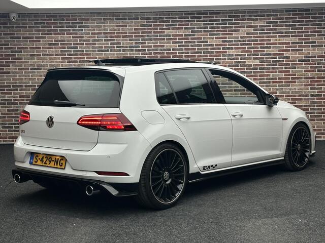 Volkswagen GOLF 2.0 TSI GTI TCR Panorama Dynaudio Camera Adaptive Cruise
