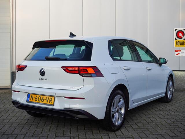 Volkswagen GOLF 1.0 eTSI Life Bns IQ Light | Stoel&Stuur verwarm.| CarPlay | ACC