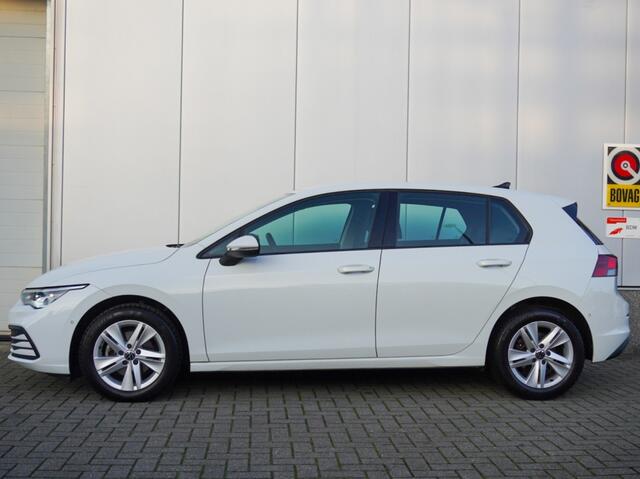 Volkswagen GOLF 1.0 eTSI Life Bns IQ Light | Stoel&Stuur verwarm.| CarPlay | ACC