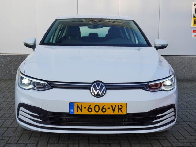 Volkswagen GOLF 1.0 eTSI Life Bns IQ Light | Stoel&Stuur verwarm.| CarPlay | ACC
