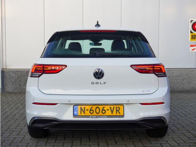Volkswagen GOLF 1.0 eTSI Life Bns IQ Light | Stoel&Stuur verwarm.| CarPlay | ACC
