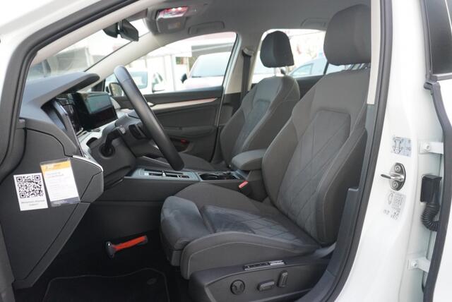 Volkswagen GOLF 1.0 eTSI Life Bns IQ Light | Stoel&Stuur verwarm.| CarPlay | ACC