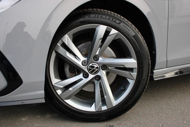 Volkswagen GOLF 1.5 eTSI R-Line 130PK |PANO-DAK|STUUR-STOELVERWARMING|17-INCH|