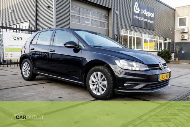 Volkswagen GOLF 1.0 TSI Comfortline Hele nette Golf! volledig onderhouden. NIEUWE APK bij aflevering. Discover media Navi met AppleCarplay/Android-auto Onlangs zeer groot onderhoud gehad.
