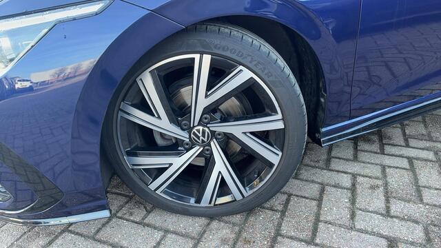 Volkswagen GOLF 1.5 TSI R-Line Business PANORAMADAK / FULL IQ LED / CARPLAY / STOELVERW / STUURVERW / DAB+ / ACC / BLUETOOTH / SFEER