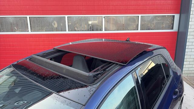 Volkswagen GOLF 1.5 TSI R-Line Business PANORAMADAK / FULL IQ LED / CARPLAY / STOELVERW / STUURVERW / DAB+ / ACC / BLUETOOTH / SFEER