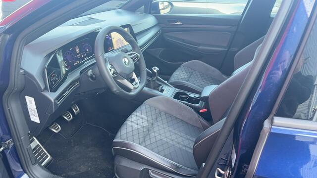 Volkswagen GOLF 1.5 TSI R-Line Business PANORAMADAK / FULL IQ LED / CARPLAY / STOELVERW / STUURVERW / DAB+ / ACC / BLUETOOTH / SFEER