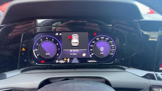 Volkswagen GOLF 1.5 TSI R-Line Business PANORAMADAK / FULL IQ LED / CARPLAY / STOELVERW / STUURVERW / DAB+ / ACC / BLUETOOTH / SFEER